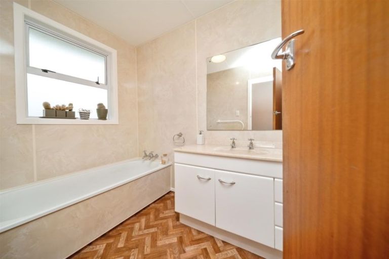 Photo of property in 20 Surrey Street, Linwood, Christchurch, 8062