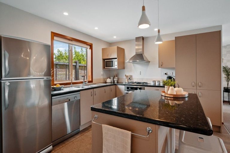 Photo of property in 3 Farrier Court, Cromwell, 9310