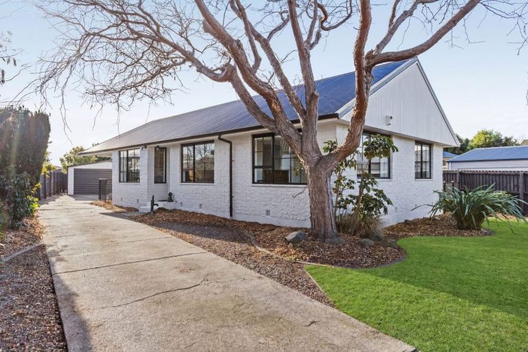 Photo of property in 24 Heathglen Avenue, Parklands, Christchurch, 8083