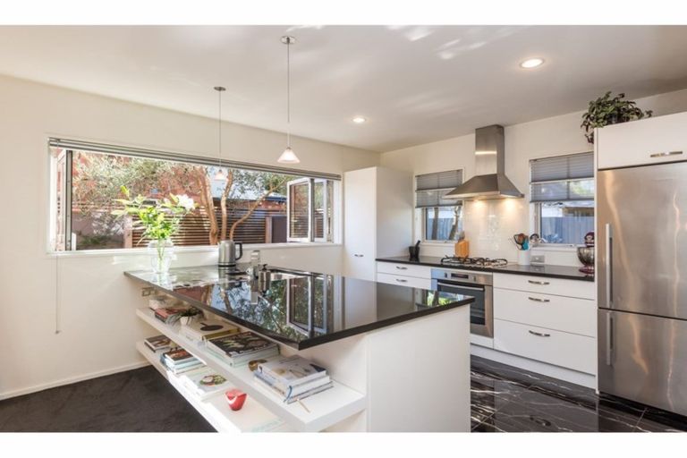 Photo of property in 31 Eversleigh Street, St Albans, Christchurch, 8014