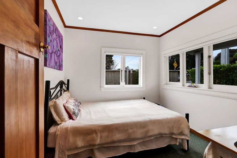 Photo of property in 210a Tukapa Street, Westown, New Plymouth, 4310