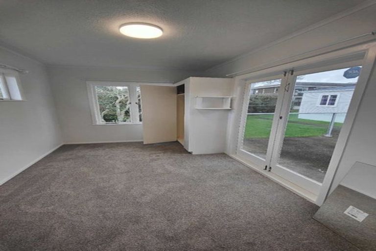 Photo of property in 48 Woodlands Crescent, Browns Bay, Auckland, 0630