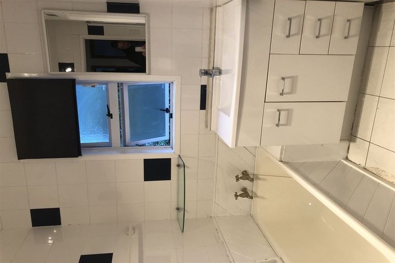 Photo of property in 7 Nielsen Place, Massey, Auckland, 0614