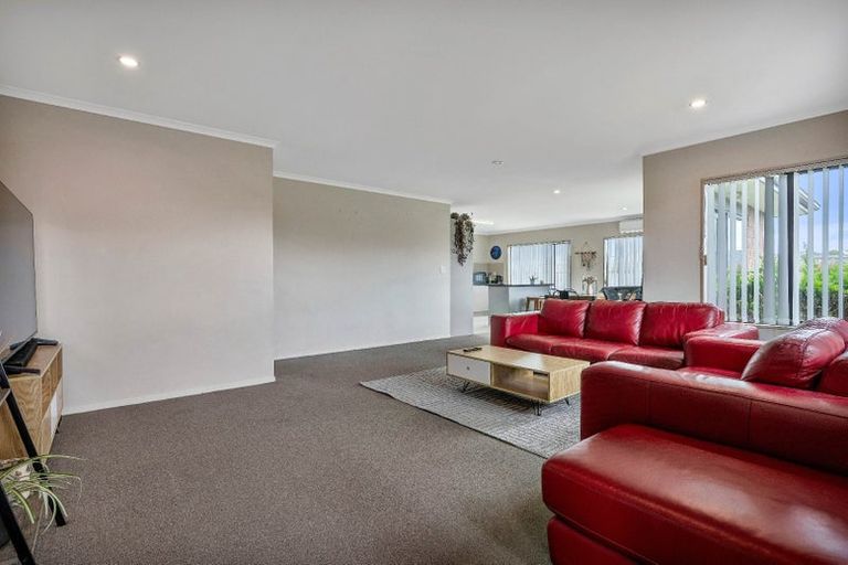 Photo of property in 2 Reremoana Close, Hawera, 4610