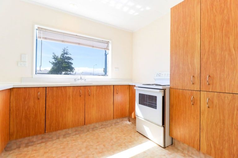 Photo of property in 75 Hillcrest Drive, Kelvin Grove, Palmerston North, 4414
