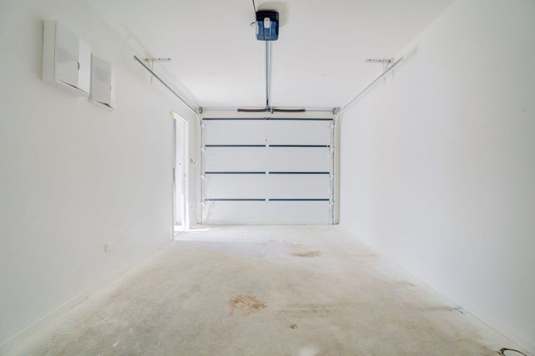 Photo of property in 1/12 South Pacific Place, Henderson, Auckland, 0612