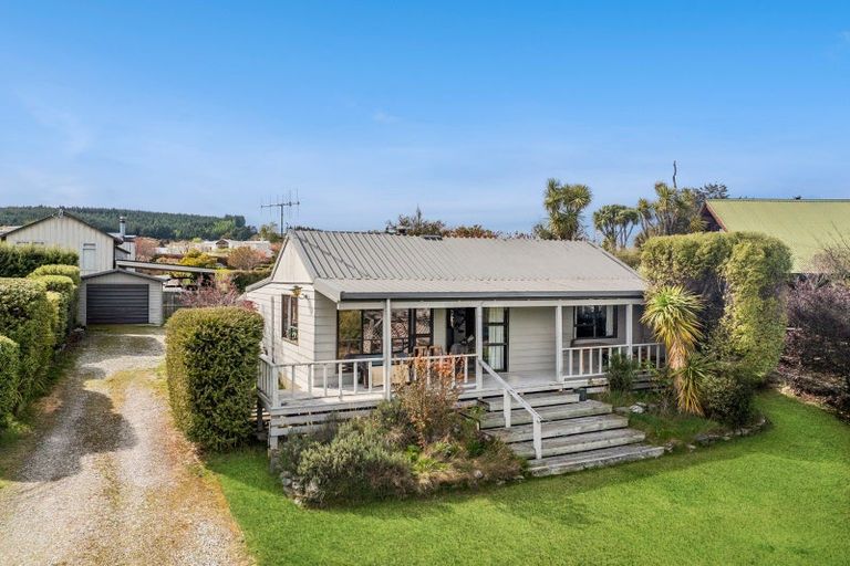 Photo of property in 229 Beacon Point Road, Wanaka, 9305