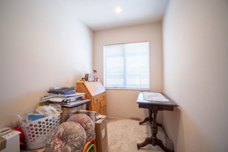 Photo of property in 24 Lancewood Lane, Roslyn, Palmerston North, 4414