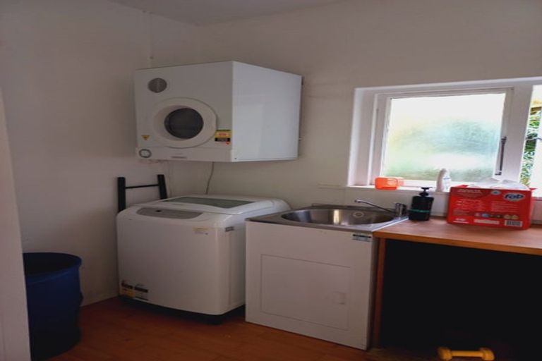 Photo of property in 9 Seaview Terrace, Northland, Wellington, 6012