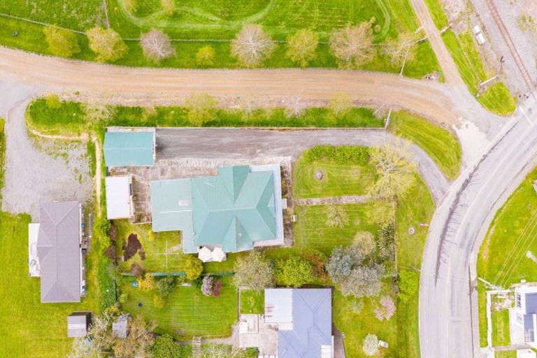 Photo of property in 16 Tamumu Road, Waipawa, 4210