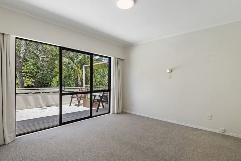 Photo of property in 17 Kororo Street, Northcote, Auckland, 0627