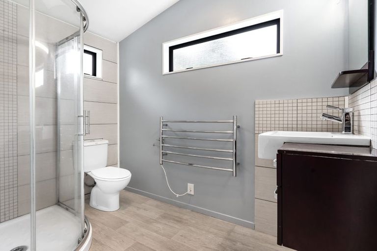 Photo of property in 9 Ginders Drive, Massey, Auckland, 0614