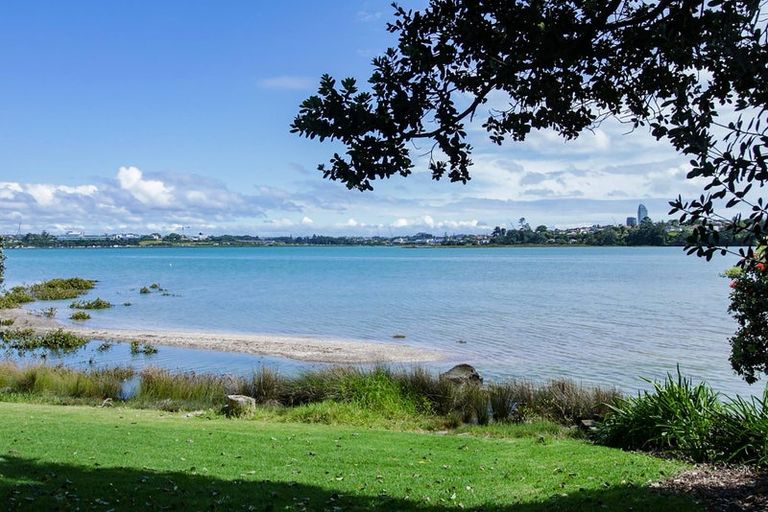 Photo of property in 63a Beresford Street, Bayswater, Auckland, 0622