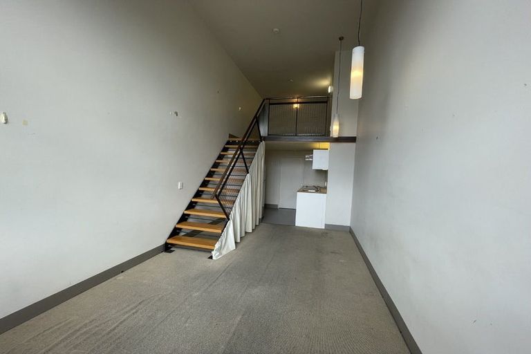 Photo of property in Urbane Apartments, 43/29 Webb Street, Mount Cook, Wellington, 6011