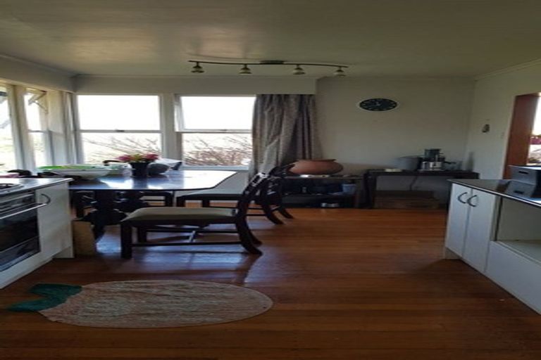 Photo of property in 77 Lake Road, Northcote, Auckland, 0627