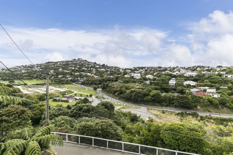 Photo of property in 8 Paisley Terrace, Karori, Wellington, 6012
