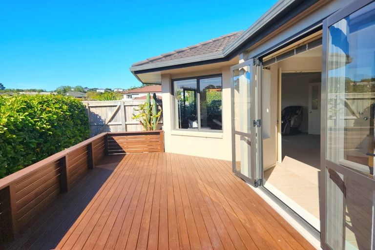 Photo of property in 47 William Gamble Drive, Greenhithe, Auckland, 0632