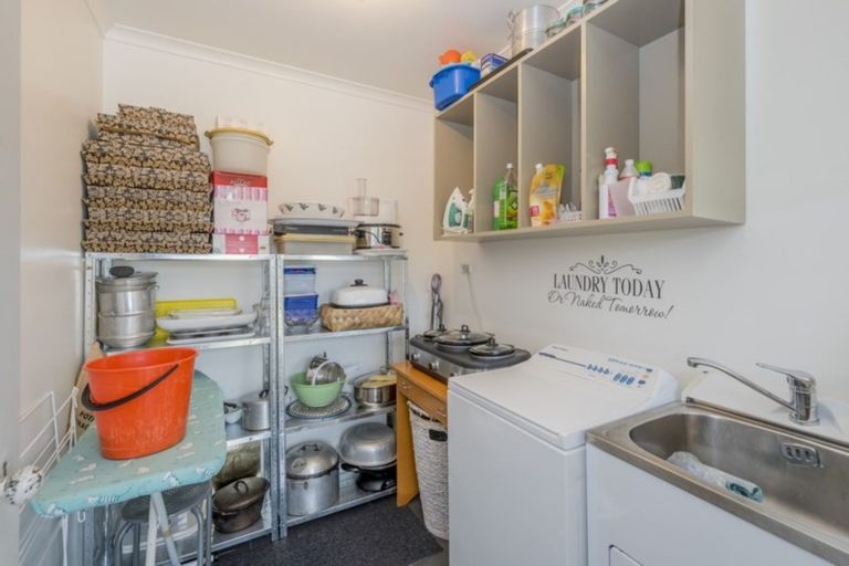 Photo of property in 175 Queen Street West, Levin, 5510