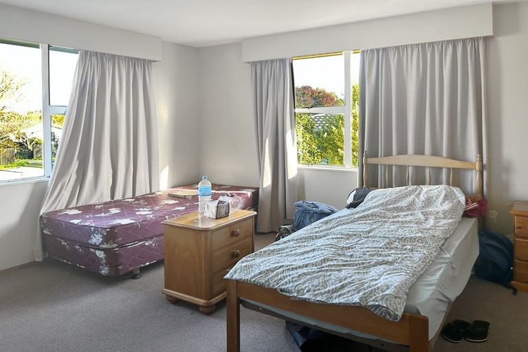 Photo of property in 48 Kent Lodge Avenue, Avonhead, Christchurch, 8042