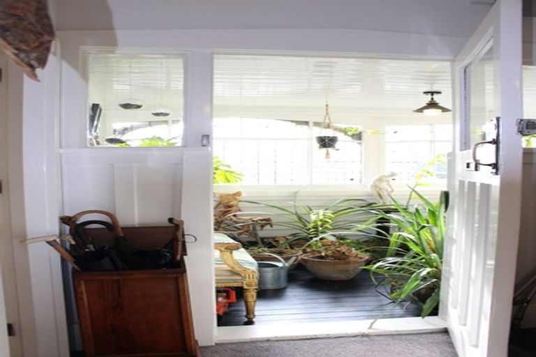 Photo of property in 52 North Parade, Richmond, Christchurch, 8013