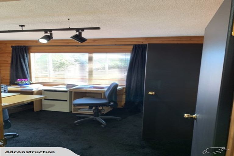 Photo of property in 261 Great North Road, Henderson, Auckland, 0612