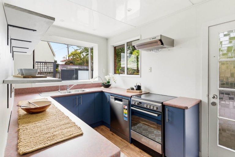 Photo of property in 42 Cliffs Road, Saint Clair, Dunedin, 9012