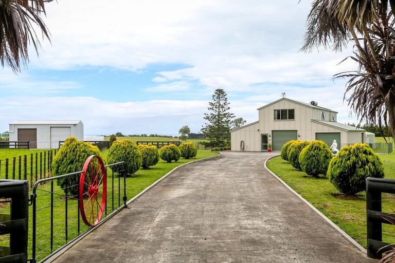 Photo of property in 595 Inland Road North, Onaero, Waitara, 4383