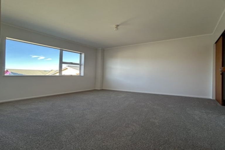 Photo of property in 3/15 Apu Crescent, Lyall Bay, Wellington, 6022