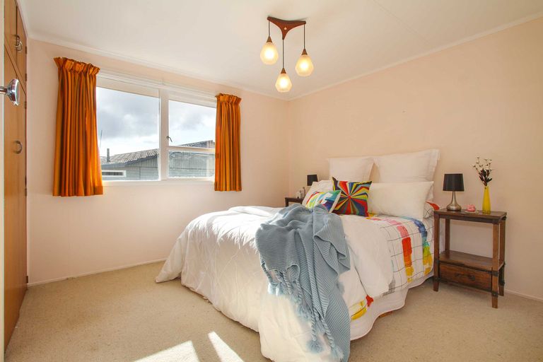 Photo of property in 15 Bishopgate Street, Birkdale, Auckland, 0626