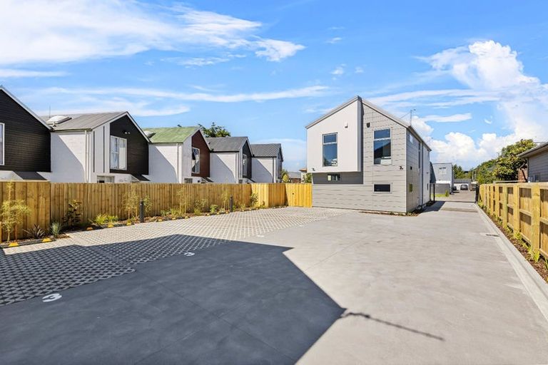 Photo of property in 65 Thackeray Place, Waltham, Christchurch, 8023