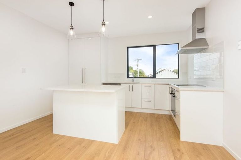 Photo of property in 5 Mokopiko Court, Beach Haven, Auckland, 0626