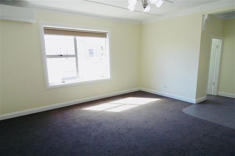 Photo of property in 14 Calvert Road, Moturoa, New Plymouth, 4310