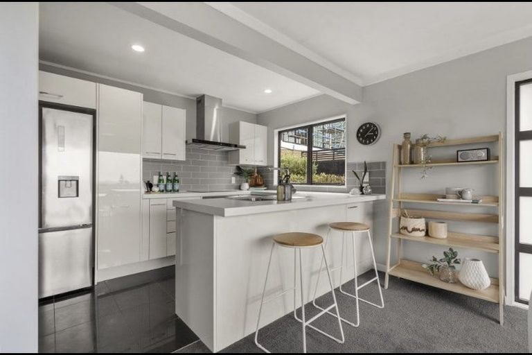 Photo of property in 2/24 Hastings Road, Mairangi Bay, Auckland, 0630