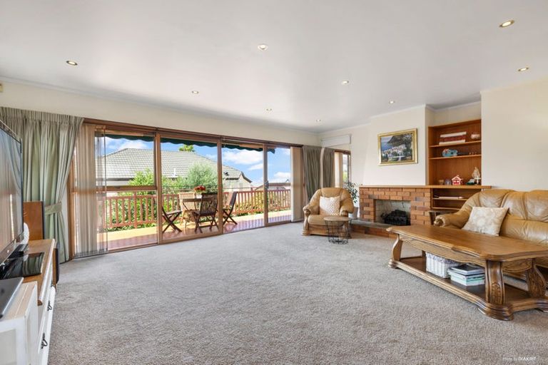 Photo of property in 1/67 Seaview Road, Castor Bay, Auckland, 0620