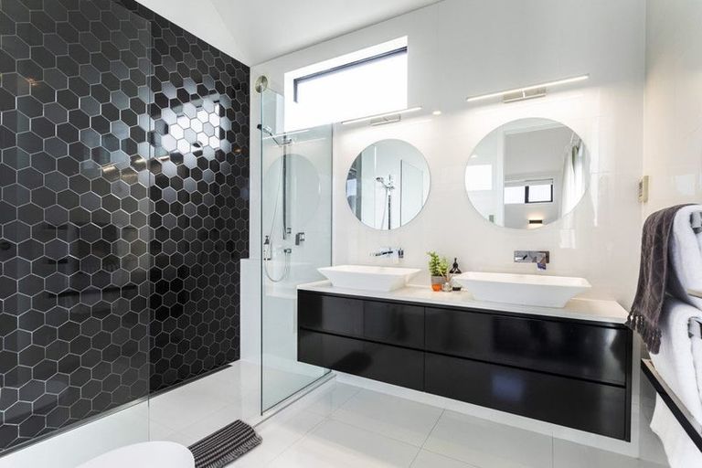 Photo of property in 43a Gracefield Avenue, Christchurch Central, Christchurch, 8013