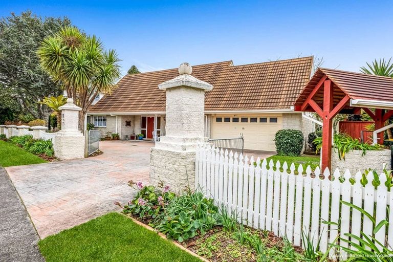 Photo of property in 55 Branch Road, Highlands Park, New Plymouth, 4312