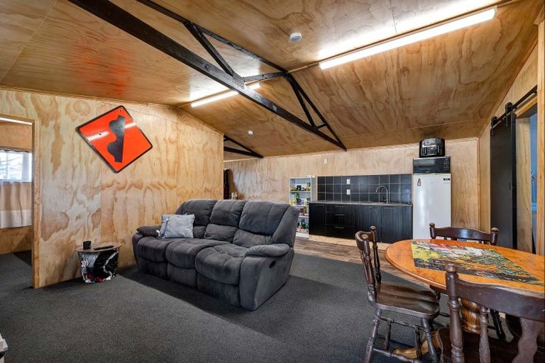 Photo of property in 263 Huatoki Street, Upper Vogeltown, New Plymouth, 4310