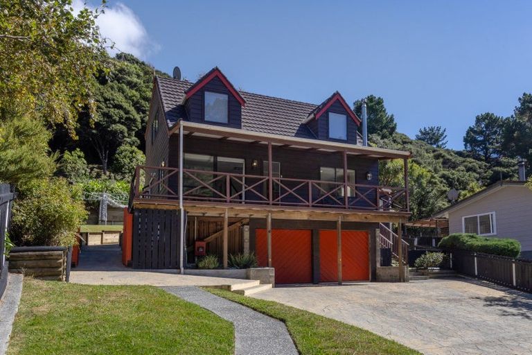 Photo of property in 40 Postgate Drive, Whitby, Porirua, 5024