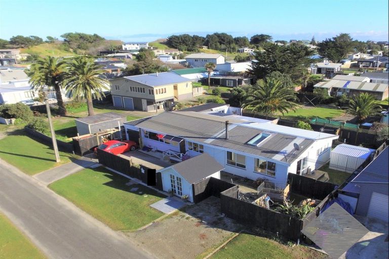 Photo of property in 1 Barber Street, Foxton Beach, Foxton, 4815