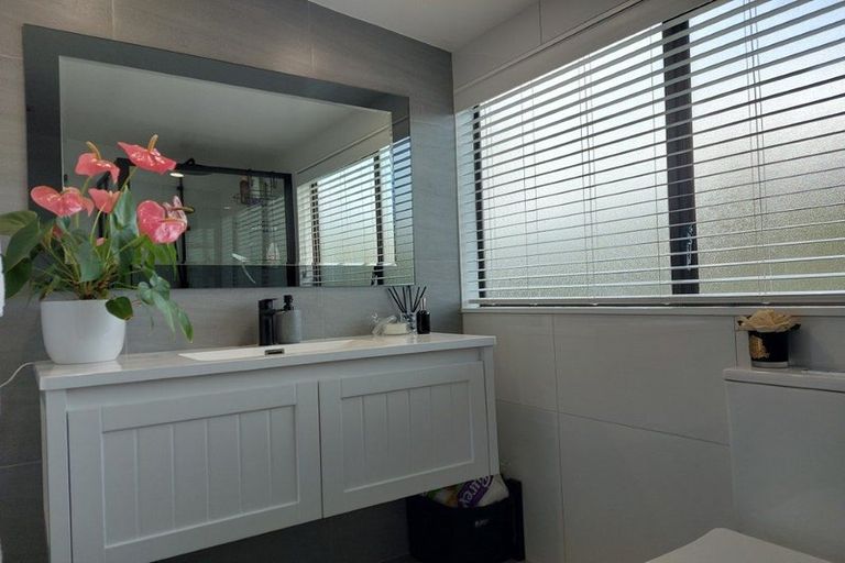 Photo of property in 2/436 Great South Road, Opaheke, Papakura, 2113