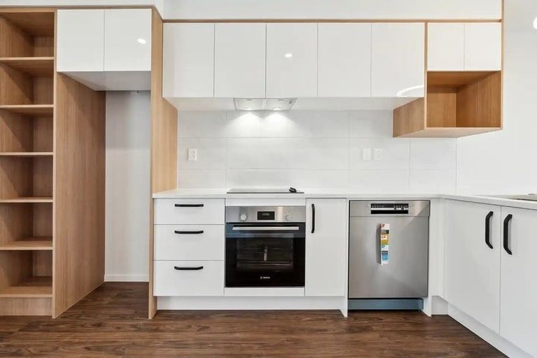 Photo of property in 40 Ramwall Place, Weymouth, Auckland, 2103