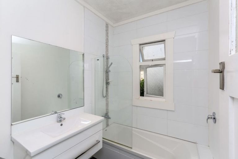 Photo of property in 14 Sanders Avenue, Westown, New Plymouth, 4310