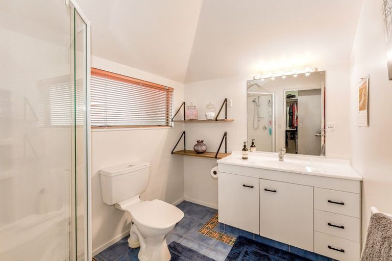 Photo of property in 10 Glengavel Grove, Papakowhai, Porirua, 5024