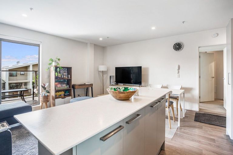 Photo of property in 203/160b Hobsonville Point Road, Hobsonville, Auckland, 0616