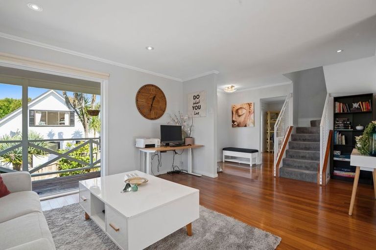 Photo of property in 12 Regia Close, Half Moon Bay, Auckland, 2012