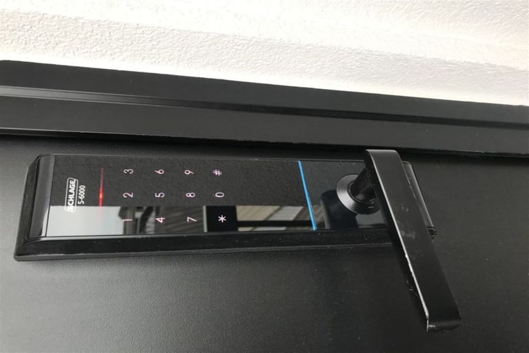 Photo of property in 8b Moa Place, Christchurch Central, Christchurch, 8013