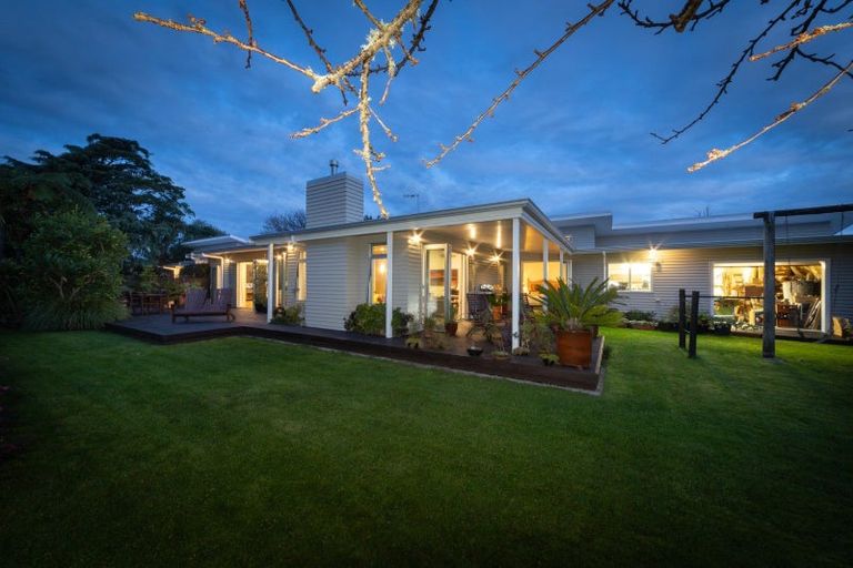 Photo of property in 72 Pahiatua Street, Hokowhitu, Palmerston North, 4410