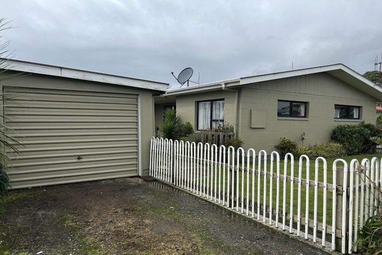 Photo of property in 75b Romilly Street, Westport, 7825