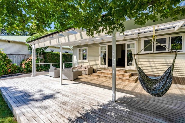 Photo of property in 192 Tukapa Street, Westown, New Plymouth, 4310