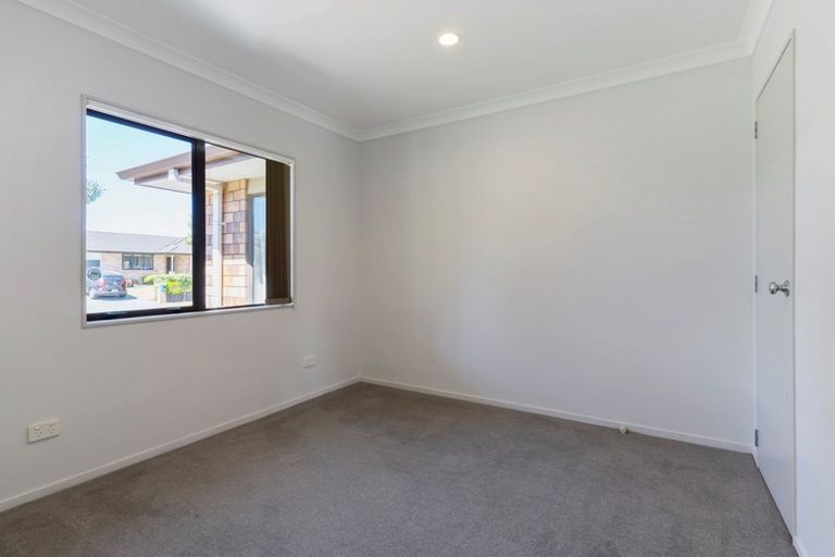Photo of property in 24 Golden Courie Close, Papamoa Beach, Papamoa, 3118